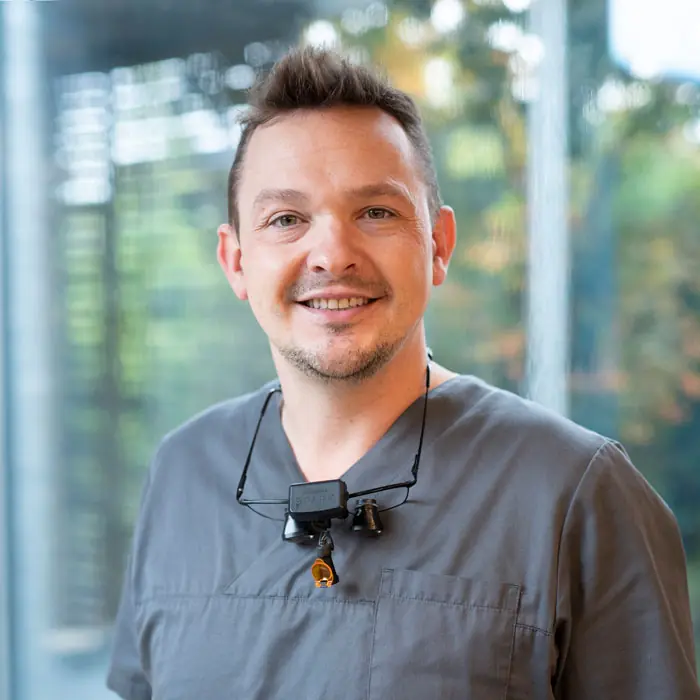 Dr. Tobias Annussek